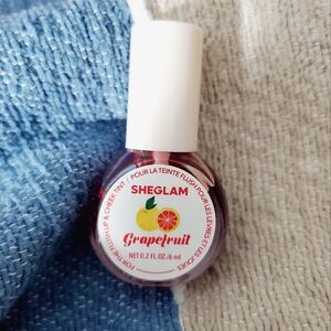 New Grapefruit Lip and Cheek Tint In Tone "Grapefruit"